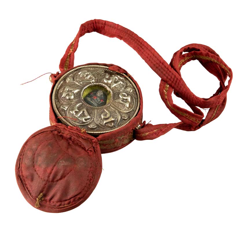 Ghau / Gau tibétain – autel votif de voyage Chenrezig en métal repoussé