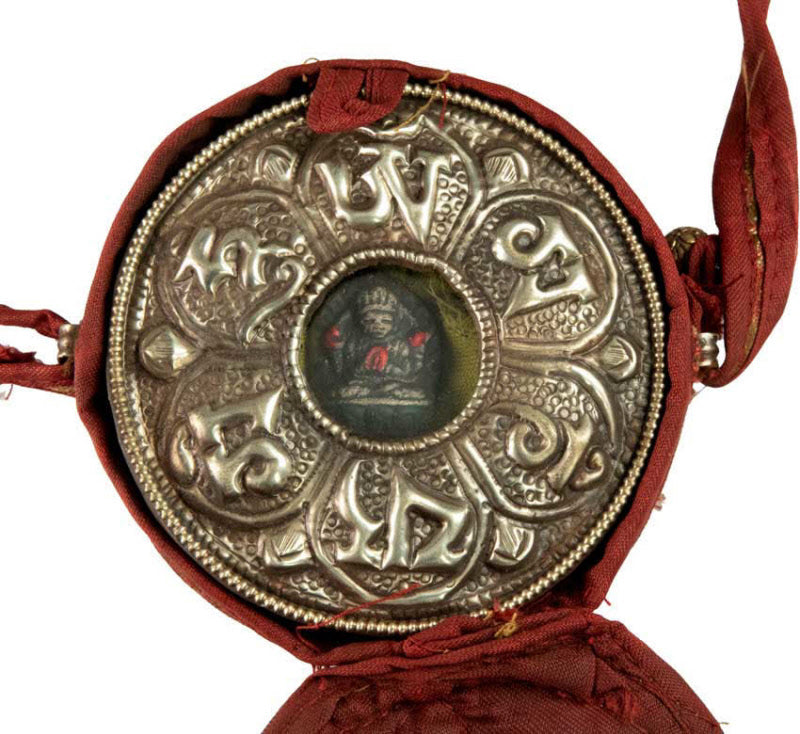 Ghau / Gau tibétain – autel votif de voyage Chenrezig en métal repoussé
