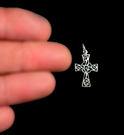 Pendentif croix celtique en argent 925 – Bijou ethnique symbolique