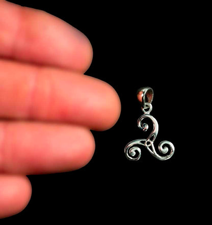 Pendentif triskell en argent 925 – Symbole celtique de mouvement et d’harmonie