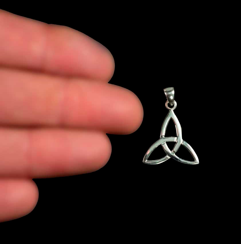 Pendentif Triquetra en argent 925 – Bijou ethnique symbole celtique de la trinité