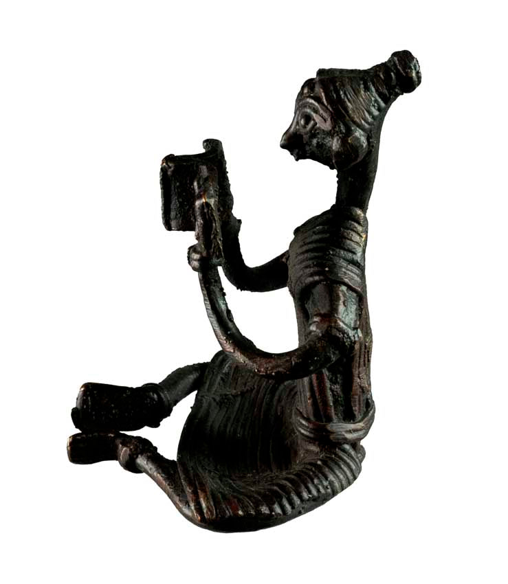 Statuette Femme Lectrice Dhokra – Art Tribal Bastar Inde