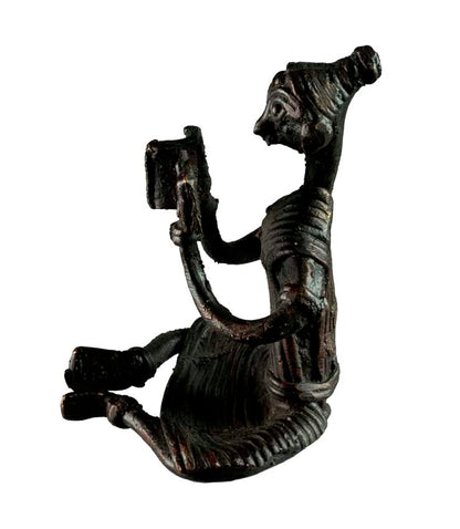 Statuette Femme Lectrice Dhokra – Art Tribal Bastar Inde