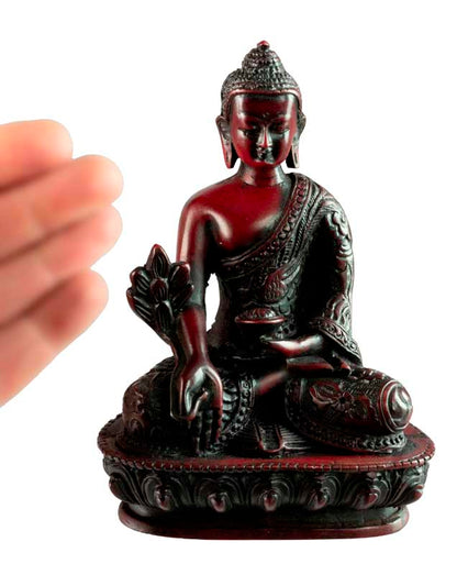 Statue Bouddha Médecine Bhaisajyaguru Varada Mudra – Résine bordeaux artisanale du Népal 13,5 cm