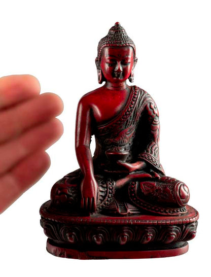 Statue Bouddha Sakyamuni Bhumisparsha Mudra – Résine bordeaux artisanale du Népal 13,5 cm
