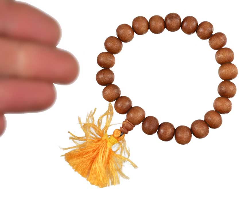 Bracelet mala en bois de santal jaune 21 perles – Sérénité et tradition spirituelle