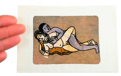 Tenture Kamasutra Batik – Carte Postale Érotique d’Inde