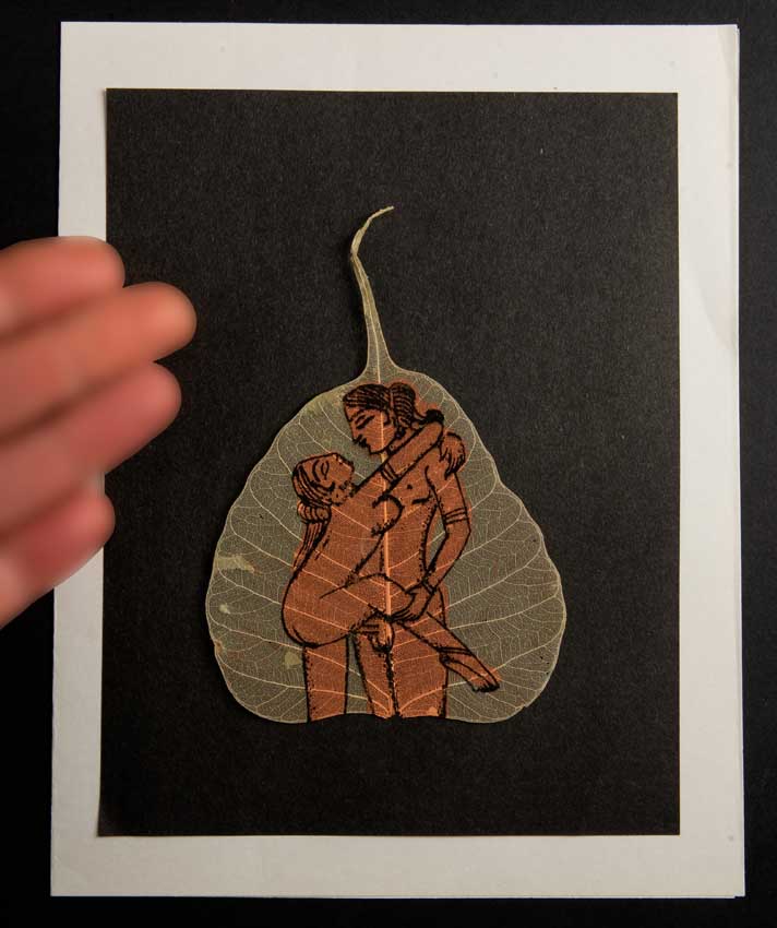 Carte Kamasutra Sur Feuille de Pipal – Peinture Artisanale Indienne
