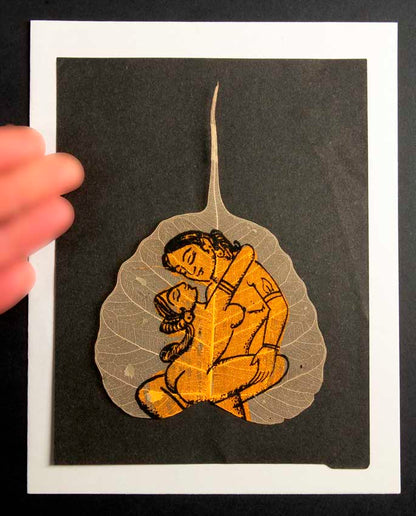 Carte Kamasutra Sur Feuille de Pipal – Peinture Artisanale Indienne