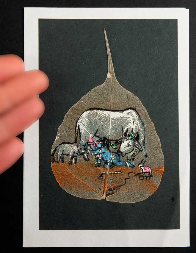 Carte Artisanale Peinture Sur Feuille De Pipal – Bébé Shiva Et Gao Mata
