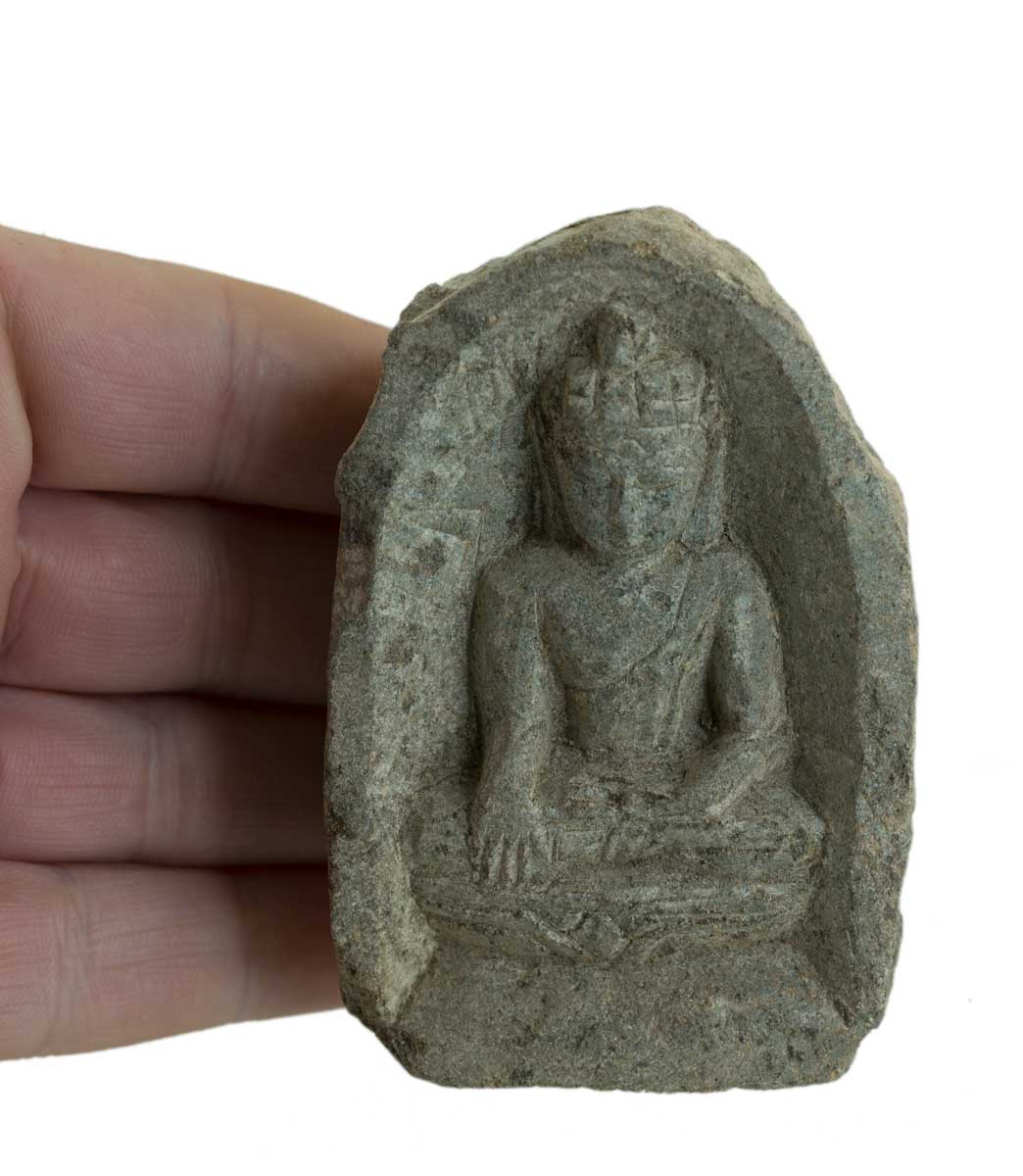 Statuette Bouddha en pierre – Sculpture spirituelle artisanale en saponite du Népal