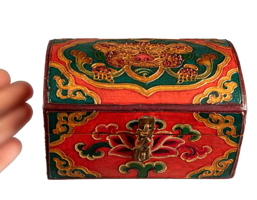 Boîte à bijoux en bois artisanale du Népal – coffret bouddhiste tibétain Chepu et fleur de lotus 15 cm