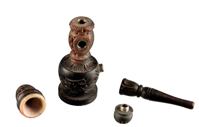 Pipe Indienne Ancienne En Bois Sculptée – Objet Ethnique Artisanal De Collection