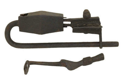 Ancien Cadenas Traditionnel Népalais En Fer Forgé – Artisanat Du Népal Et Du Tibet