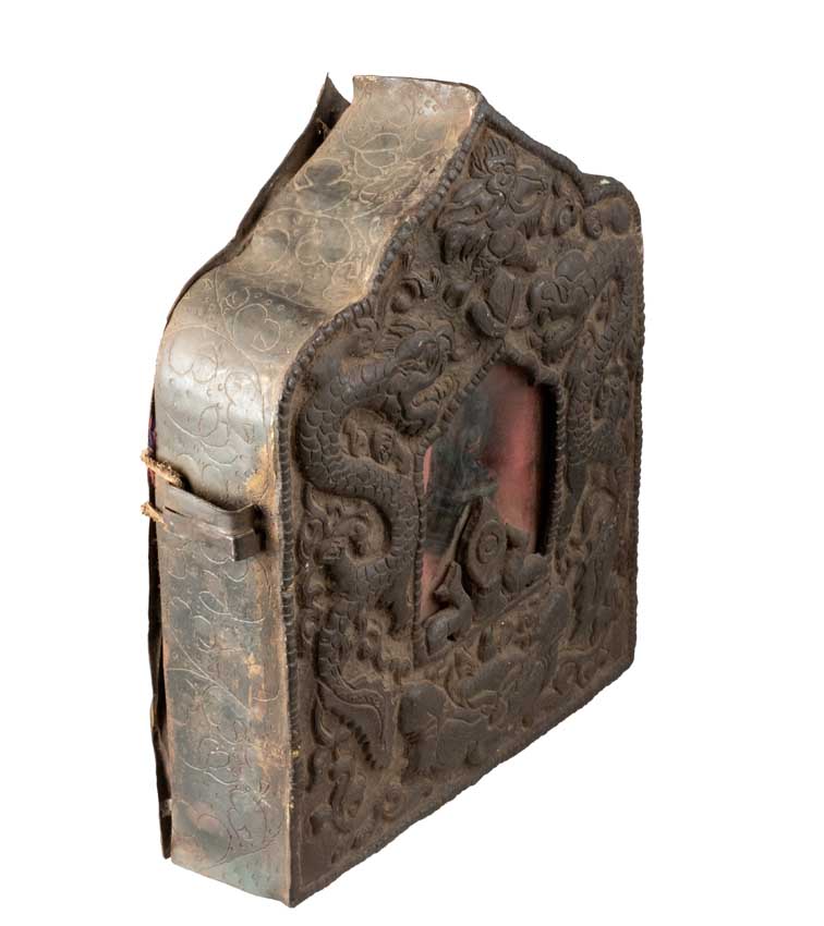 Ghau tibétain – reliquaire bouddhiste Bouddha Médecine en fer repoussé (21 cm)