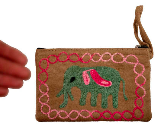 Porte-Monnaie Brodé Éléphant Gris sur Fond Marron Clair – Népal