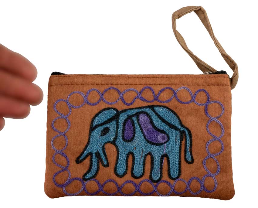 Porte-Monnaie Brodé Éléphant Bleu sur Fond Marron – Népal