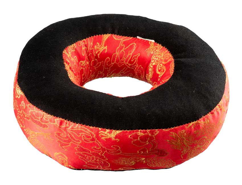 Coussin pour bol tibétain chantant Ø 21 cm – brocart rouge artisanal du Népal