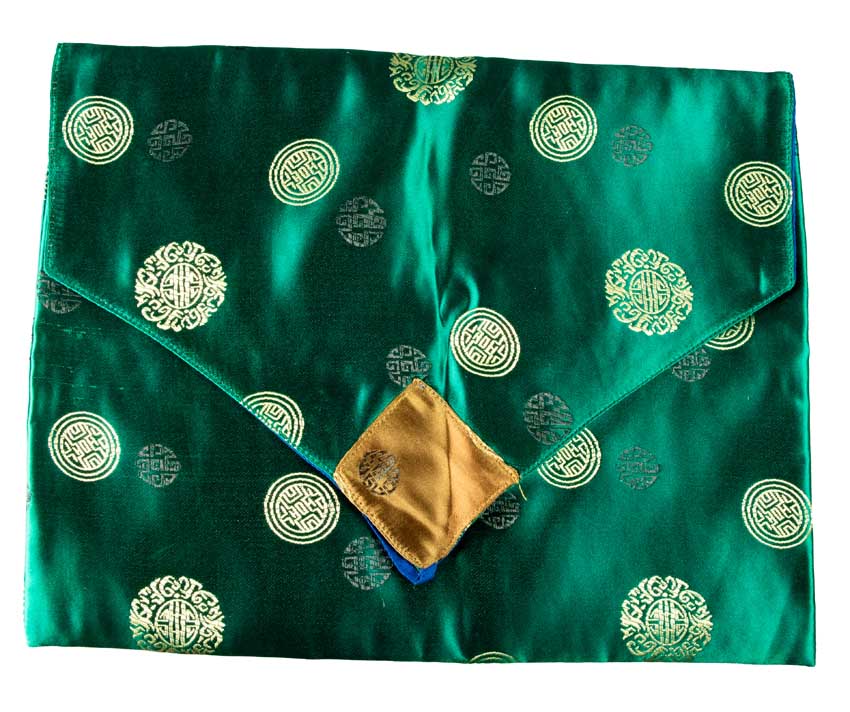 Pochette Tibétaine en Brocart Verte – Étui pour Livre de Prières et Documents Précieux