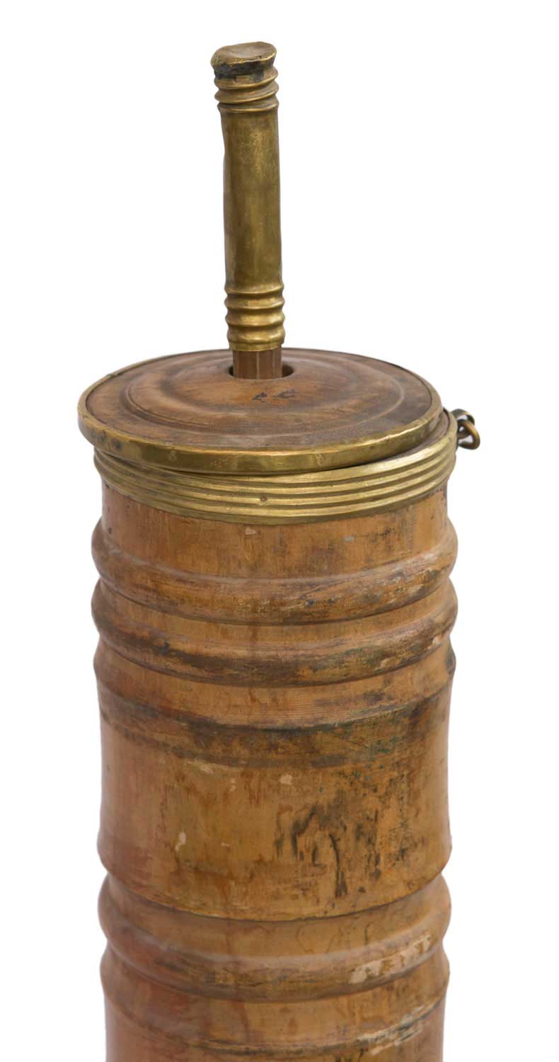 Ancienne Baratte Tibétaine à Thé au Beurre de Yak – Objet Usuel de l’Himalaya