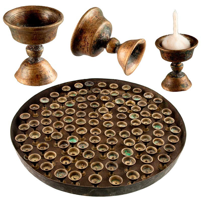 Ensemble de 108 lampes à beurre bouddhistes anciennes avec plateau – Dipa de monastère pour offrande de lumière