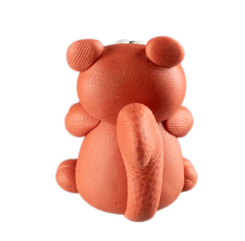 Figurine Écureuil Miniature – Artisanat Thaïlandais en Pâte Polymère