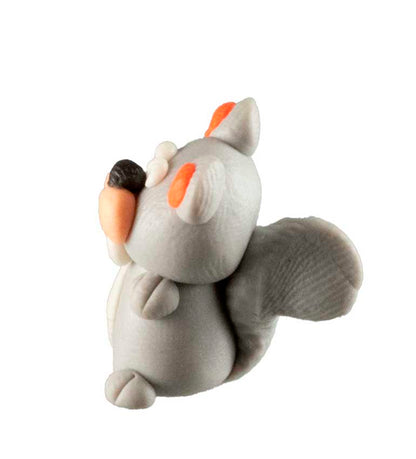 Figurine Miniature Écureuil Gris – Artisanat Thaïlandais en Pâte Polymère