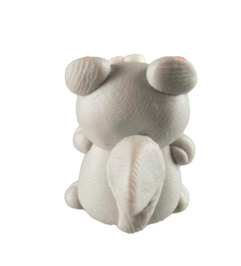 Figurine Miniature Écureuil Gris – Artisanat Thaïlandais en Pâte Polymère