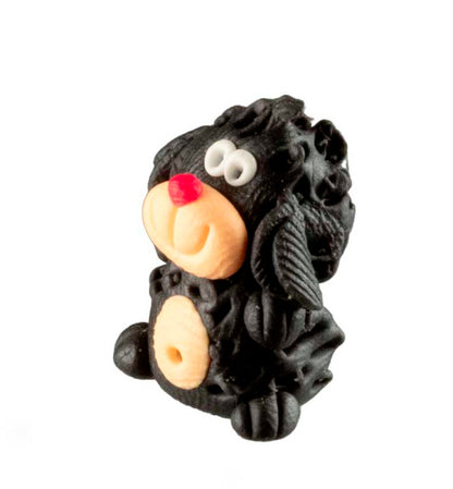 Figurine Miniature Chien Noir – Artisanat Thaïlandais en Pâte Polymère