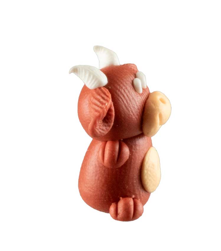 Figurine Miniature Vache – Artisanat Thaïlandais en Pâte Polymère