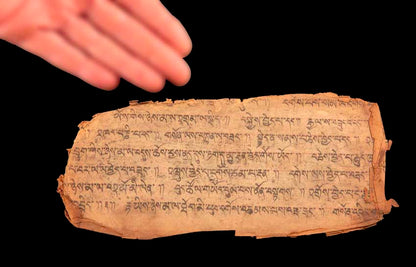 Ancienne Page de Prières Tibétaines Manuscrite – Manuscrit Bouddhiste du Népal