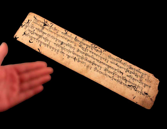 Ancienne Page de Prières Tibétaines Manuscrite – Manuscrit Bouddhiste en Sanskrit Outchen du Népal