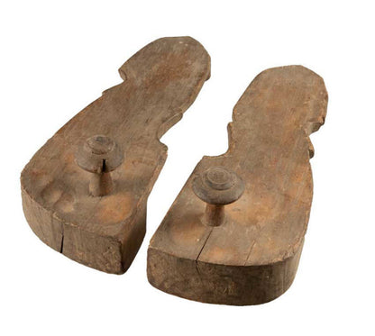 Anciennes Paduka en Bois – Sandales Traditionnelles du Népal