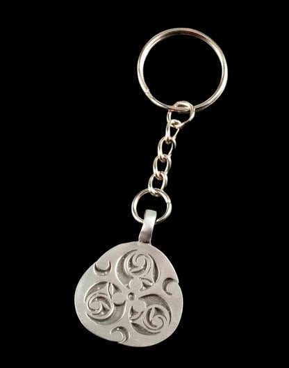 Porte-Clé Triskele Celtique en Métal – Symbole Ancestral