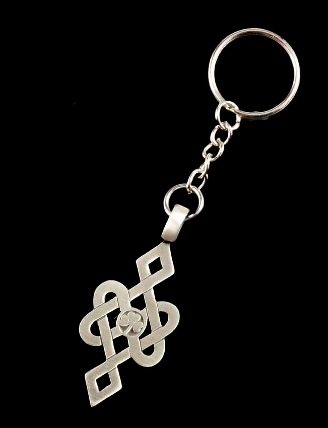 Porte-Clé Nœud Celte avec Trèfle en Métal – Symbole de Chance et d’Éternité