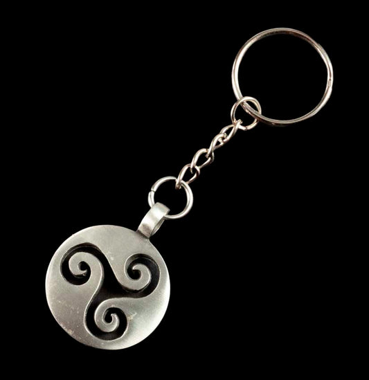 Porte-Clé Triskele Celtique en Métal – Symbole Ancestral