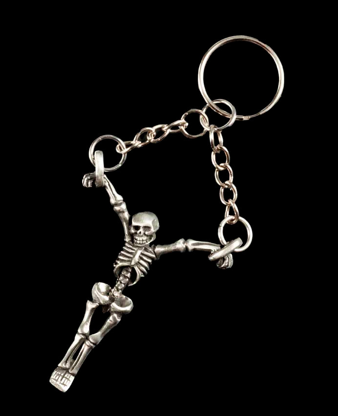 Porte-Clé Croix Gothique Squelette en Métal – Accessoire Original