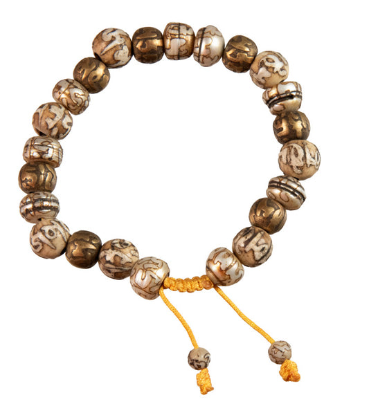 Bracelet coquillage avec mantra bouddhiste – mala de poignet en conque naturelle artisanale du Népal