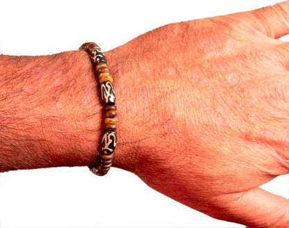 Mala bracelet tibétain symbole Om – Énergie et équilibre du Népal