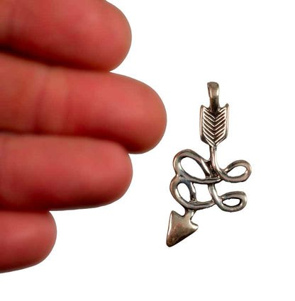 Pendentif Flèche en Argent Massif 925 – Bijou Minimaliste et Symbolique
