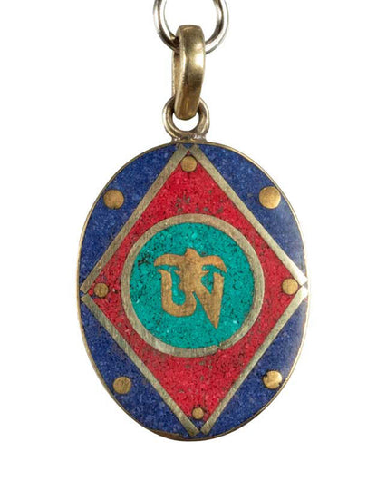 Porte-Clés Om Tibétain Artisanal – Bijou de Sac aux Trois Couleurs