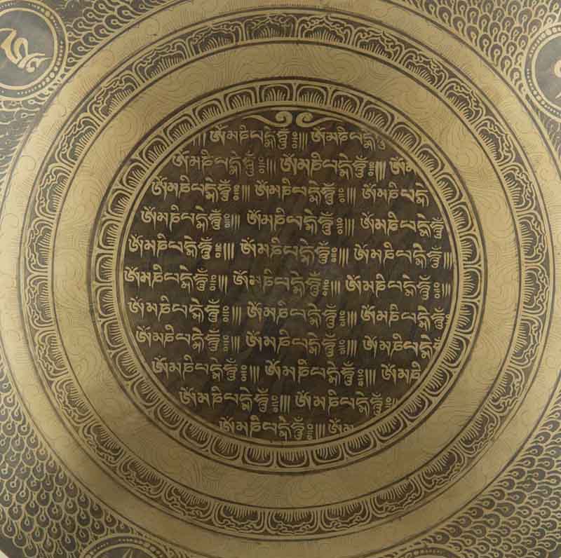 Gong Tibétain Bouddhiste Om Mani Padme Hum 50,5 cm Gravé - Artisanat du Népal