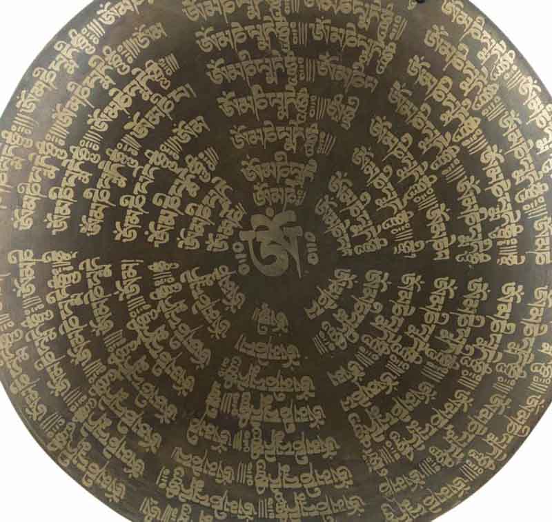 Gong Tibétain Bouddhiste OM Gravé avec Mailloche