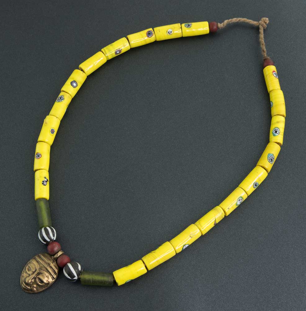 Collier Ethnique Naga Konyak En Perles De Verre Et Laiton – Artisanat Du Nagaland