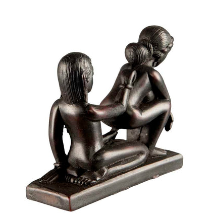 Statue Intime En Résine – Sculpture Artisanale Du Népal