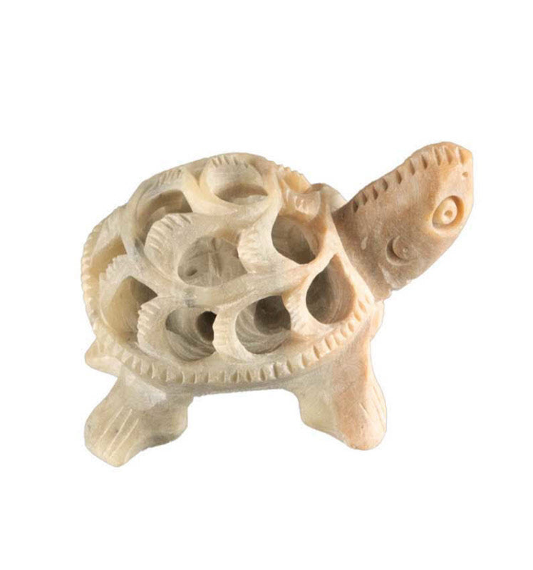 Tortue Ajourée En Stéatite – Sculpture Artisanale Avec Tortue Miniature En Inde