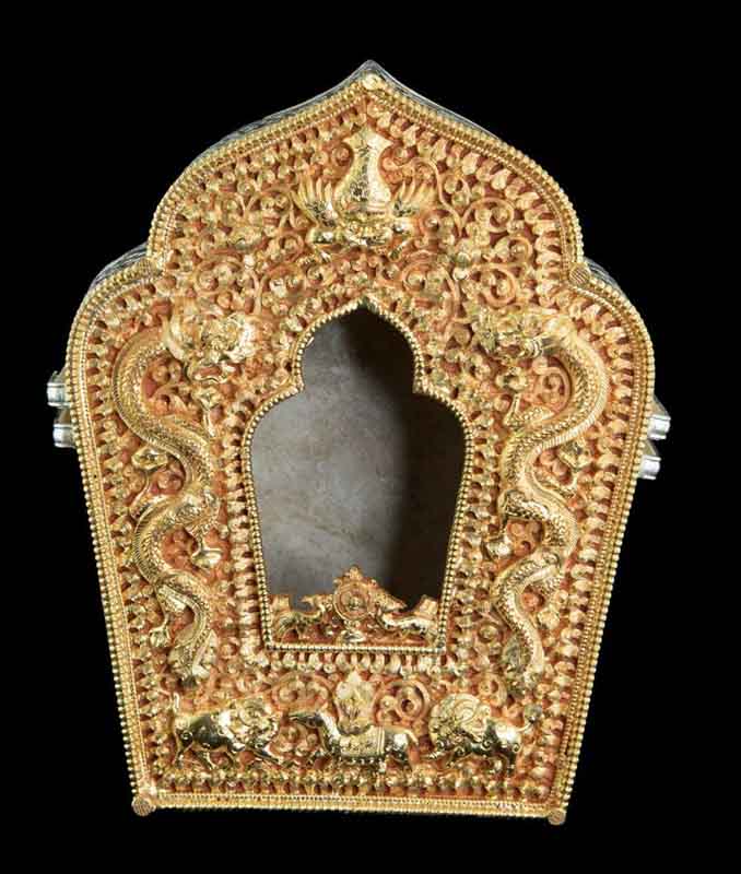 Grand Ghau tibétain – reliquaire bouddhiste pour amulette en cuivre doré (qualité muséale)