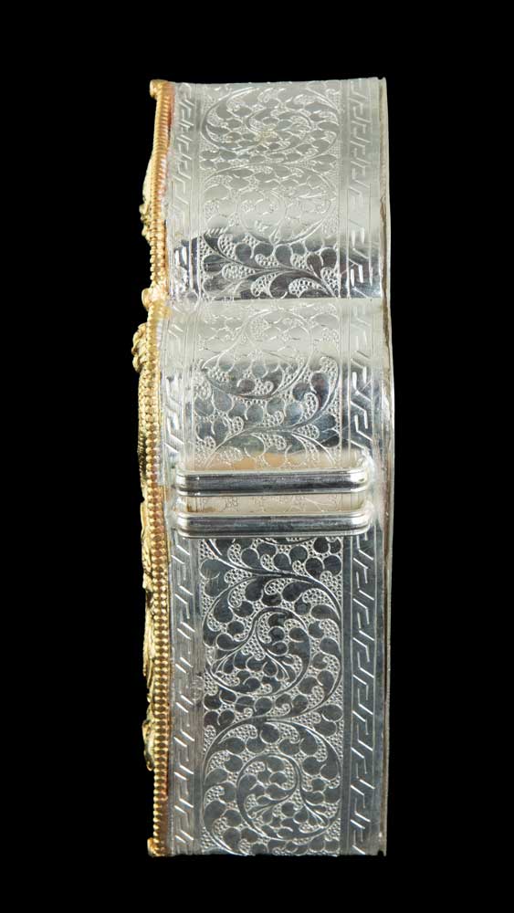 Grand Ghau tibétain – reliquaire bouddhiste pour amulette en cuivre doré (qualité muséale)