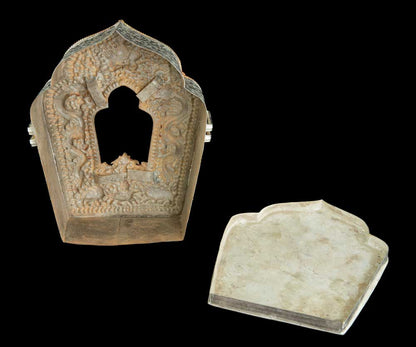 Grand Ghau tibétain – reliquaire bouddhiste pour amulette en cuivre doré (qualité muséale)