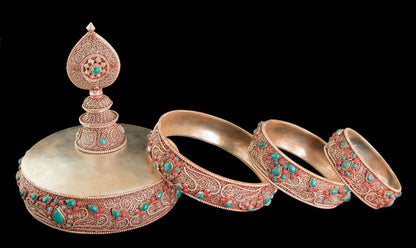 Set D’Offrande Du Mandala Tibétain En Cuivre Doré Et Filigrané – Pièce Exceptionnelle Qualité Monastère
